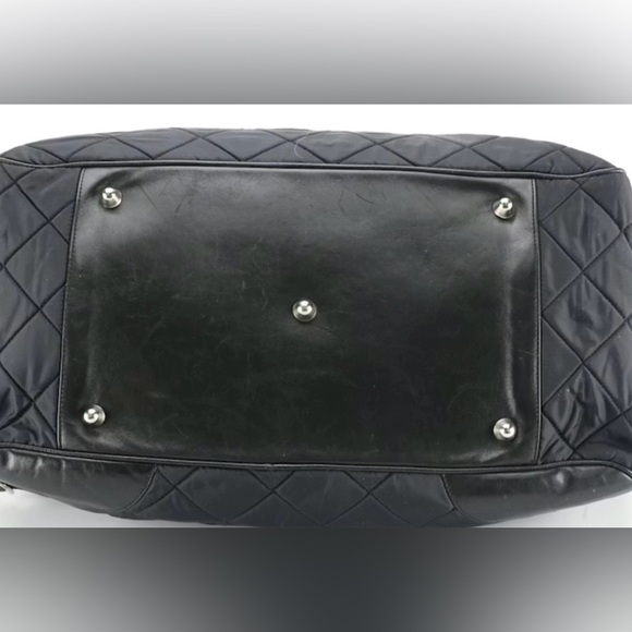(RARE) Dolce Gabbana quilted nylon, leather trim with embossed accents “Duffle” - Picture 5 of 9